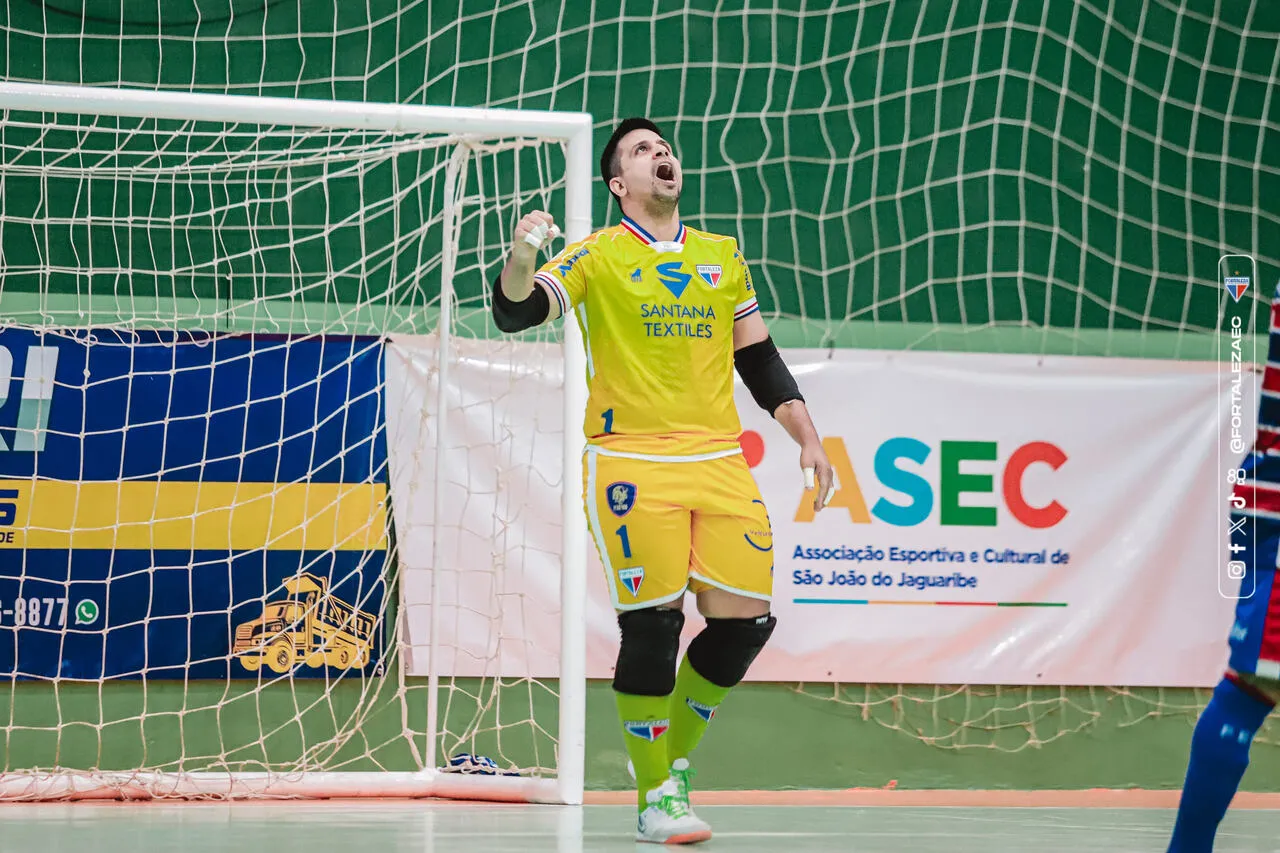 Goleiro tricolor fez grandes defesas para segurar a vantagem no placar