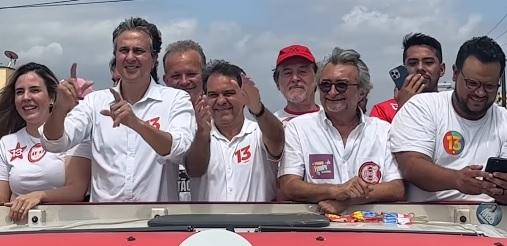 Acilon em carreata de campanha do candidato Evandro Leitão (PT) no último fim de semana