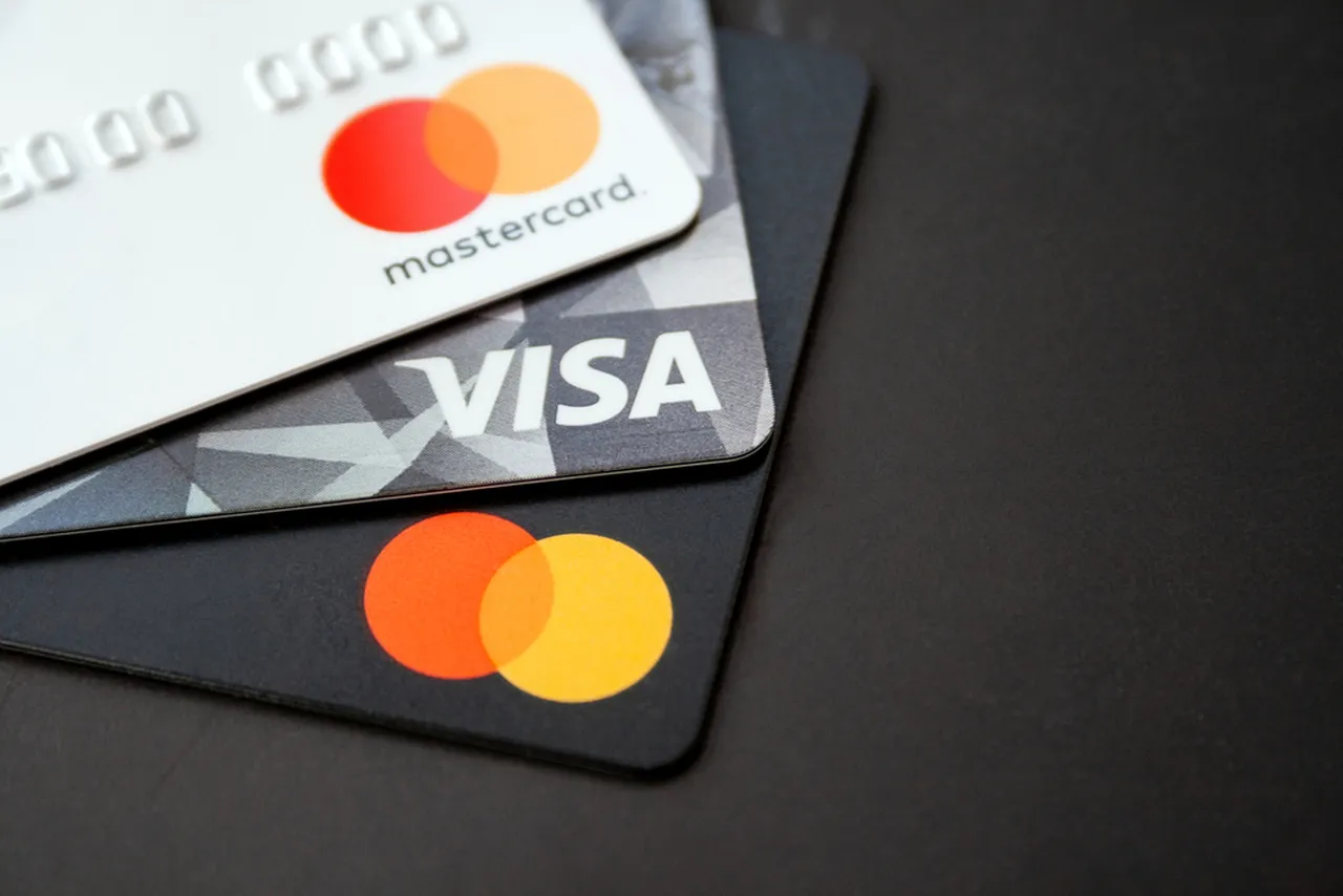 É possível acessar algumas salas VIP apresentando somente um determinado tipo de cartão de crédito