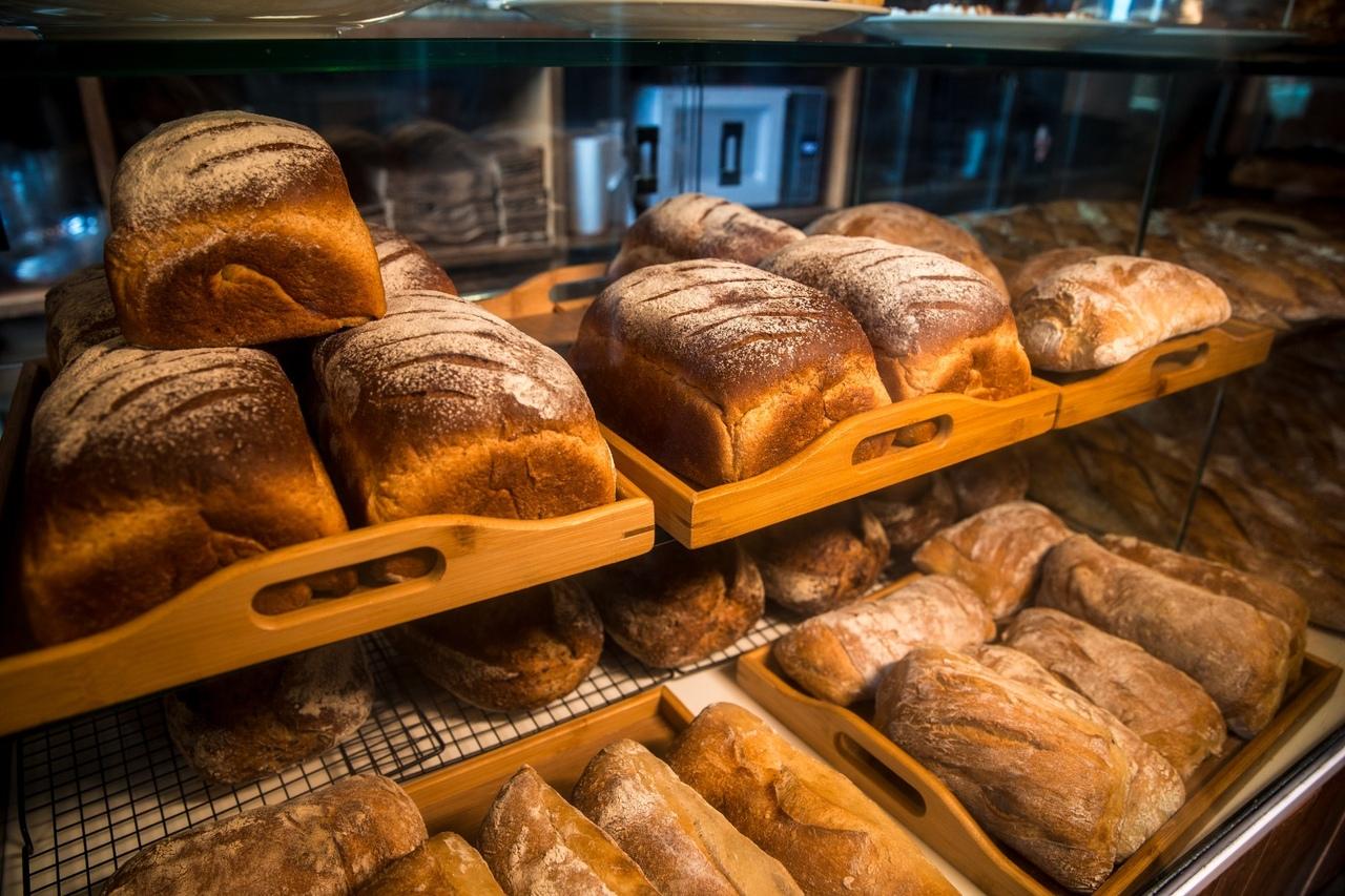 Produção na Padoca Le Cuisinier é diária, com fermentação natural e uso de farinhas orgânicas