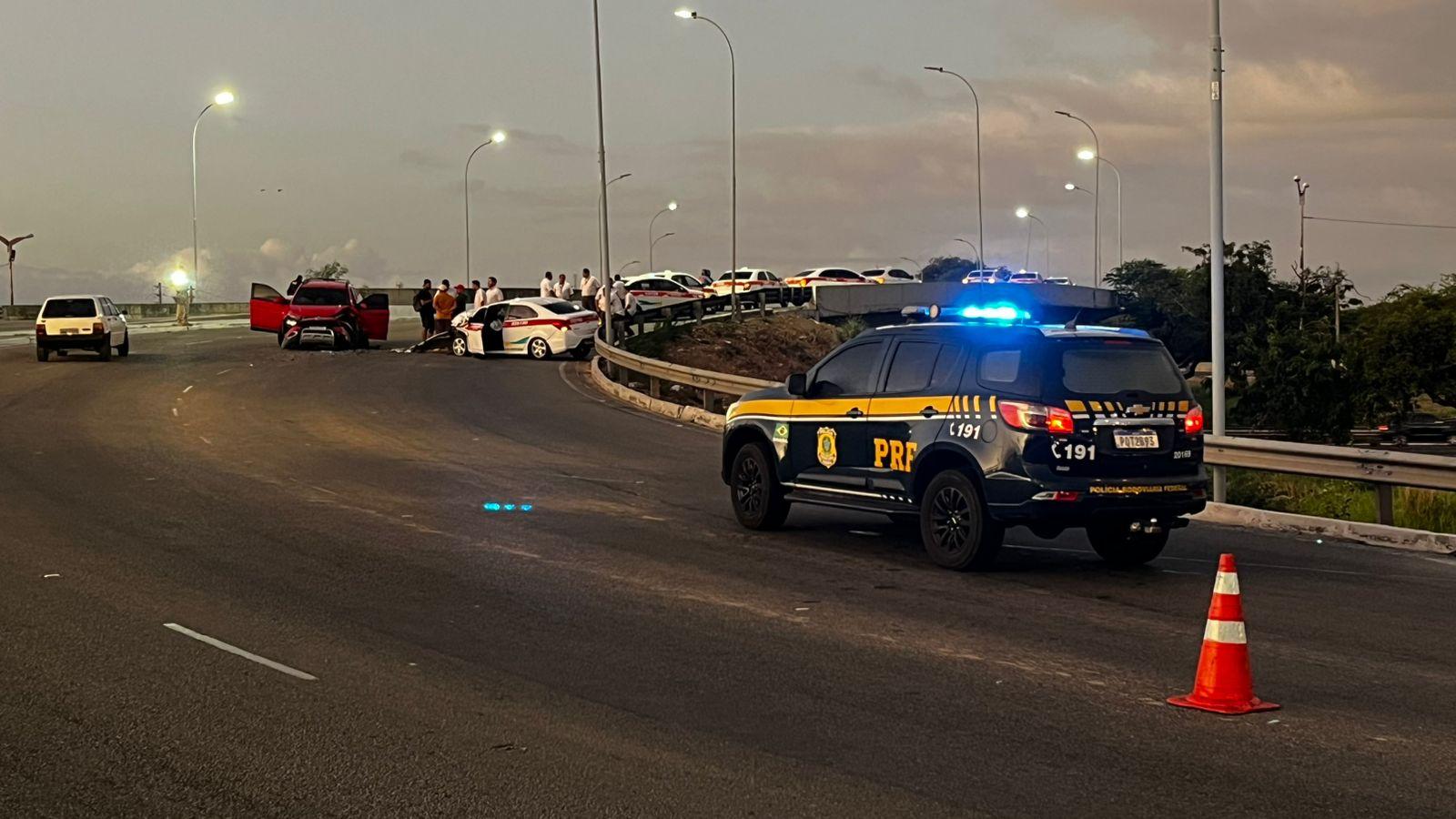 acidente sobre viaduto