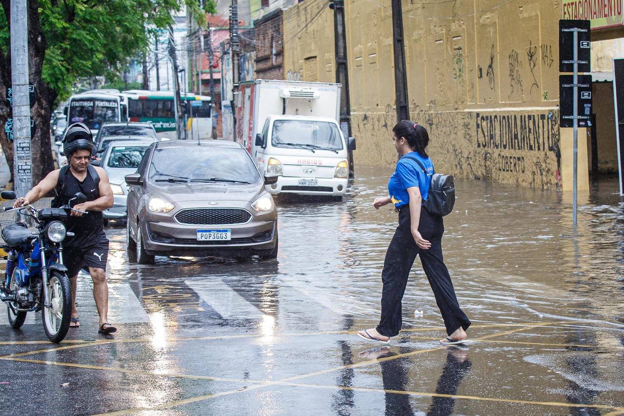 Fortaleza trânsito chuva