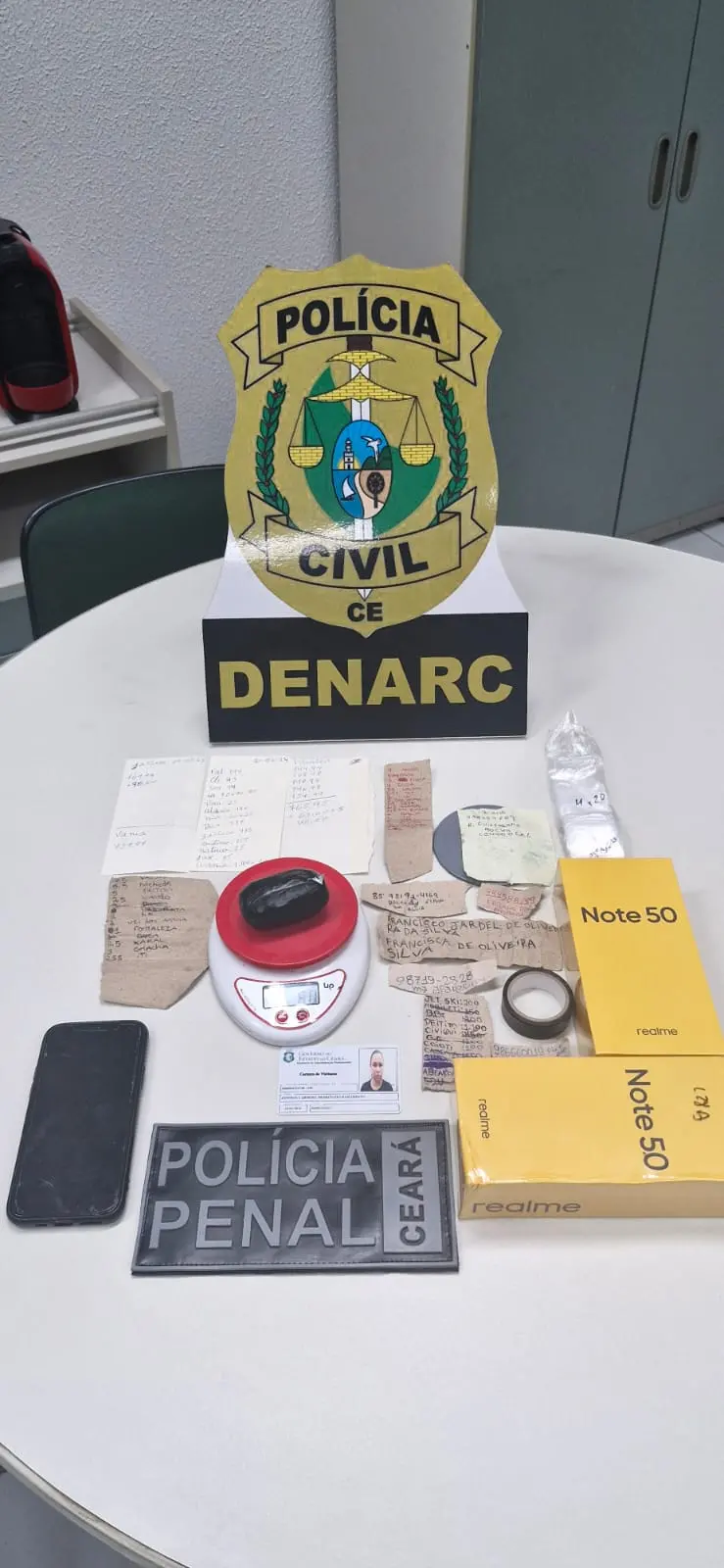 Ilícitos foram apreendidos com visitantes de internos, no Sistema Penitenciário cearense