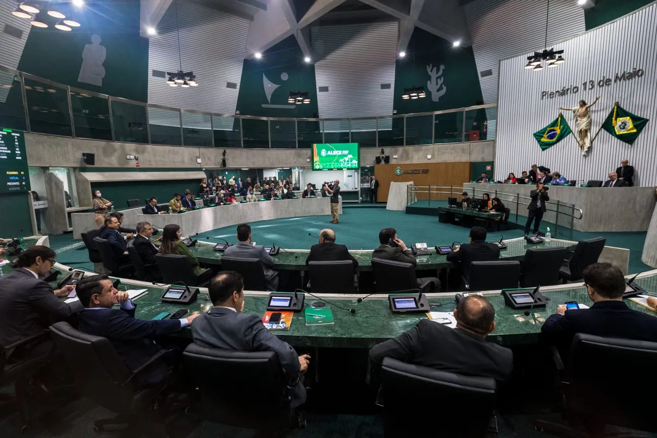 Votação da indicação no plenário da Alece aconteceu sem a presença de Onélia Santana