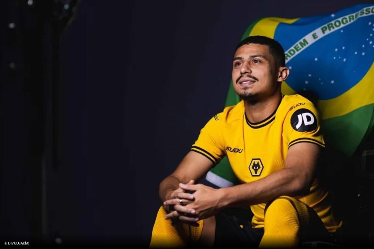 André em ação pelo Wolverhampton