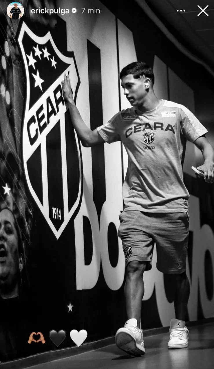 Nas redes sociais, Pulga postou nos stories uma foto em preto e branco com o escudo do Ceará