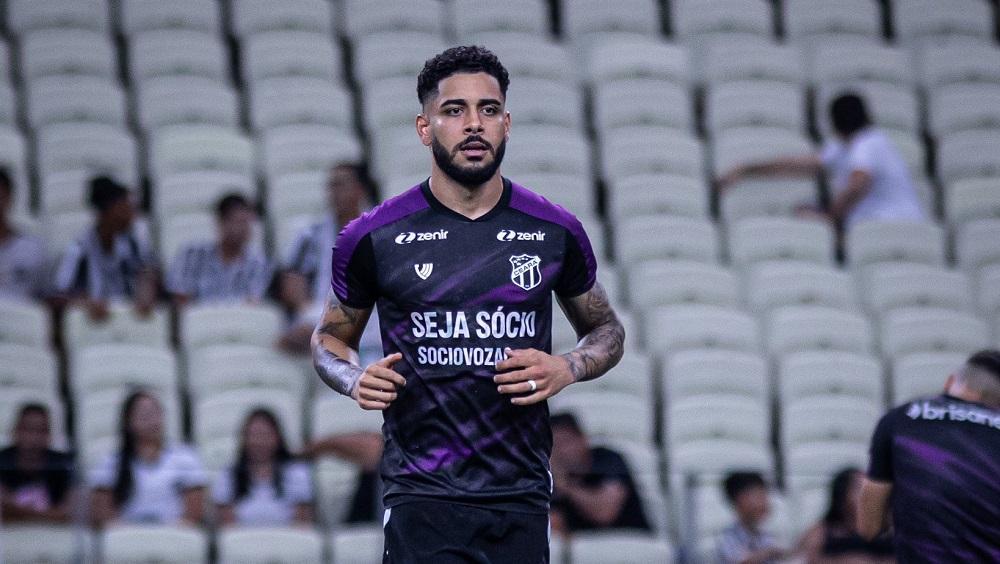 Matheus Bahia em ação pelo Ceará