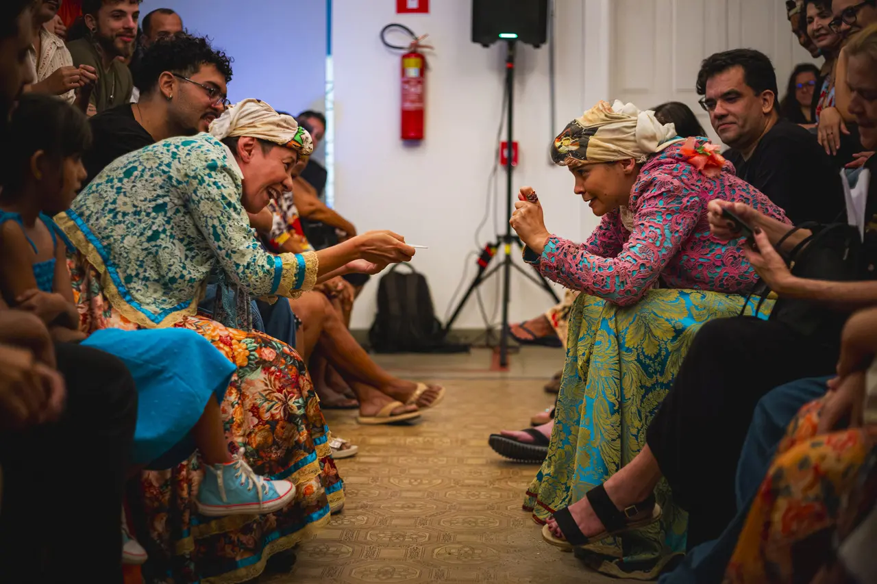 Um dos principais espetáculos do repertório do grupo, 'Interior' fará curta temporada e circulação pelo agreste nordestino no 1º semestre de 2025