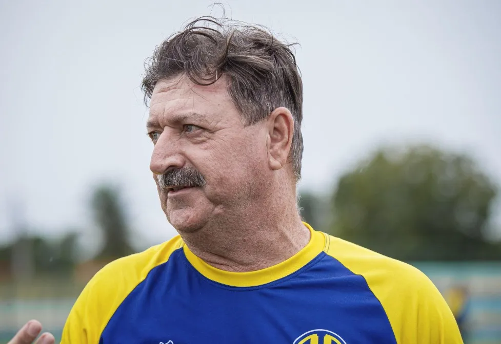 Técnico Leandro Campos espera que a equipe faça um campeonato seguro