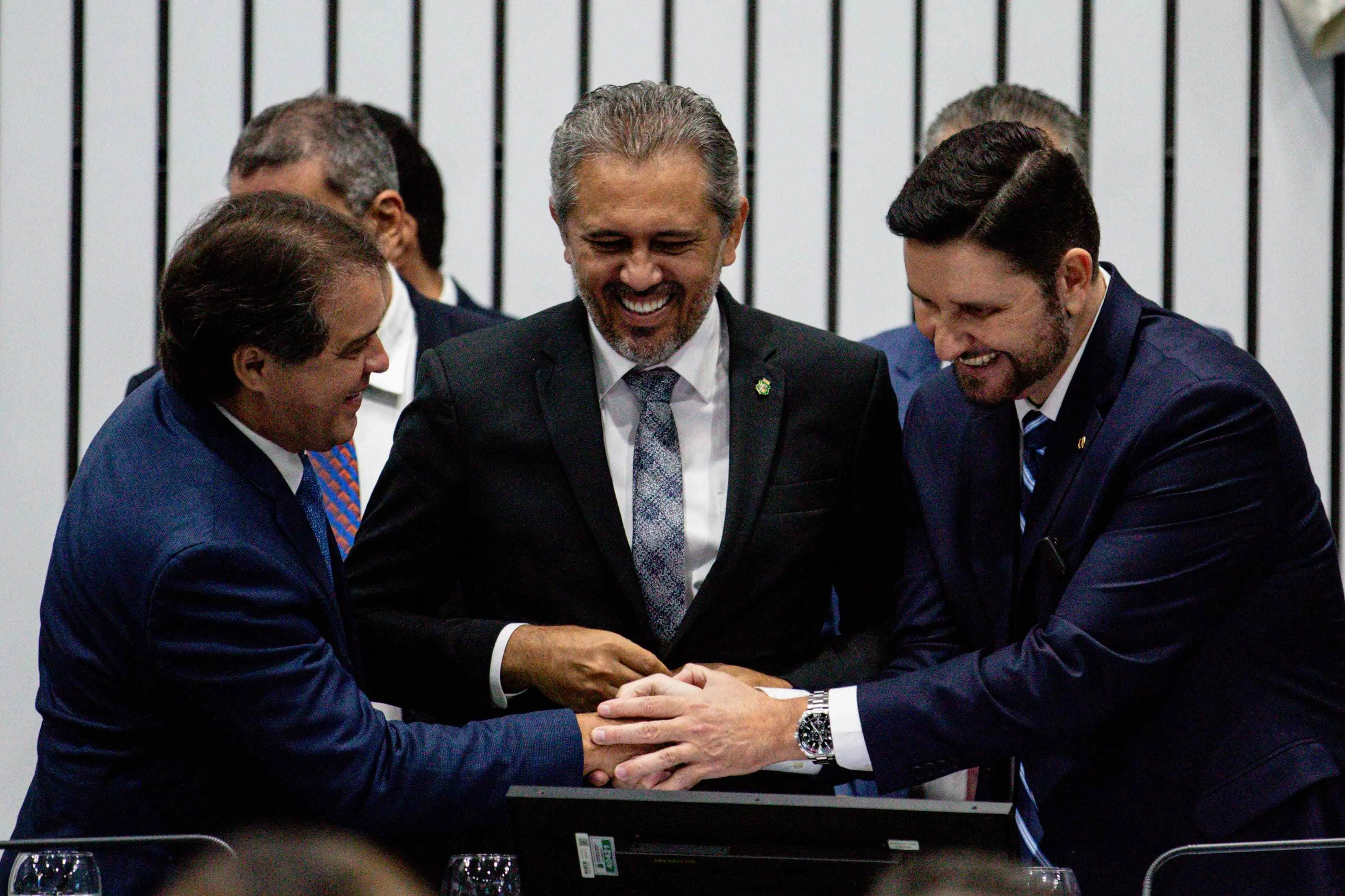 Romeu Aldigueri é saudado pelos ex-colegas de Alece