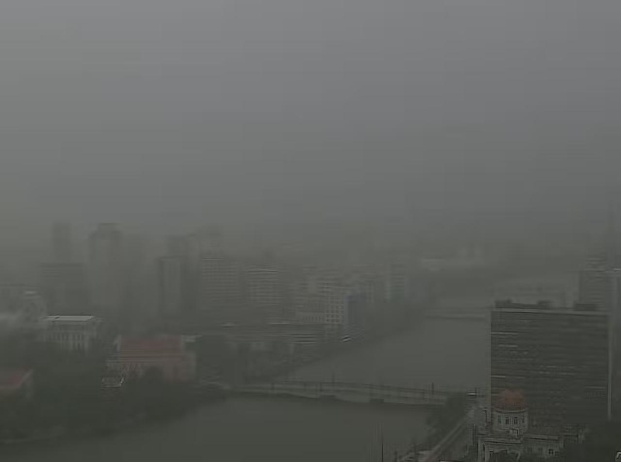 Imagem da chuva em Recife.