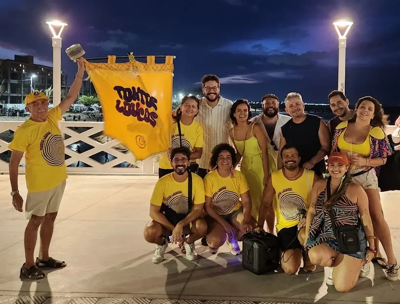 Iniciativa do cineasta e designer Felipe Gurgel, Bloco Tontos e Loucos reuniu amigos e familiares para pular pré-carnaval ao som de forró das antigas