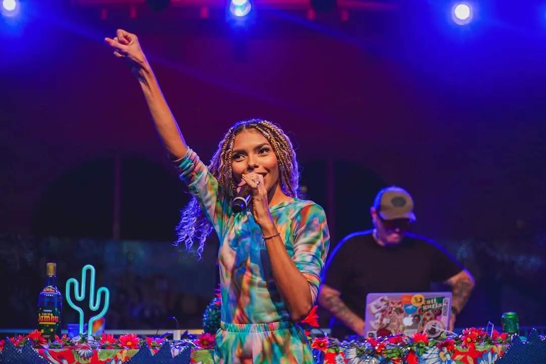 Destaque da cena musical de Fortaleza do último ano, Vanessa A Cantora estreia bloco carnavalesco em 2025