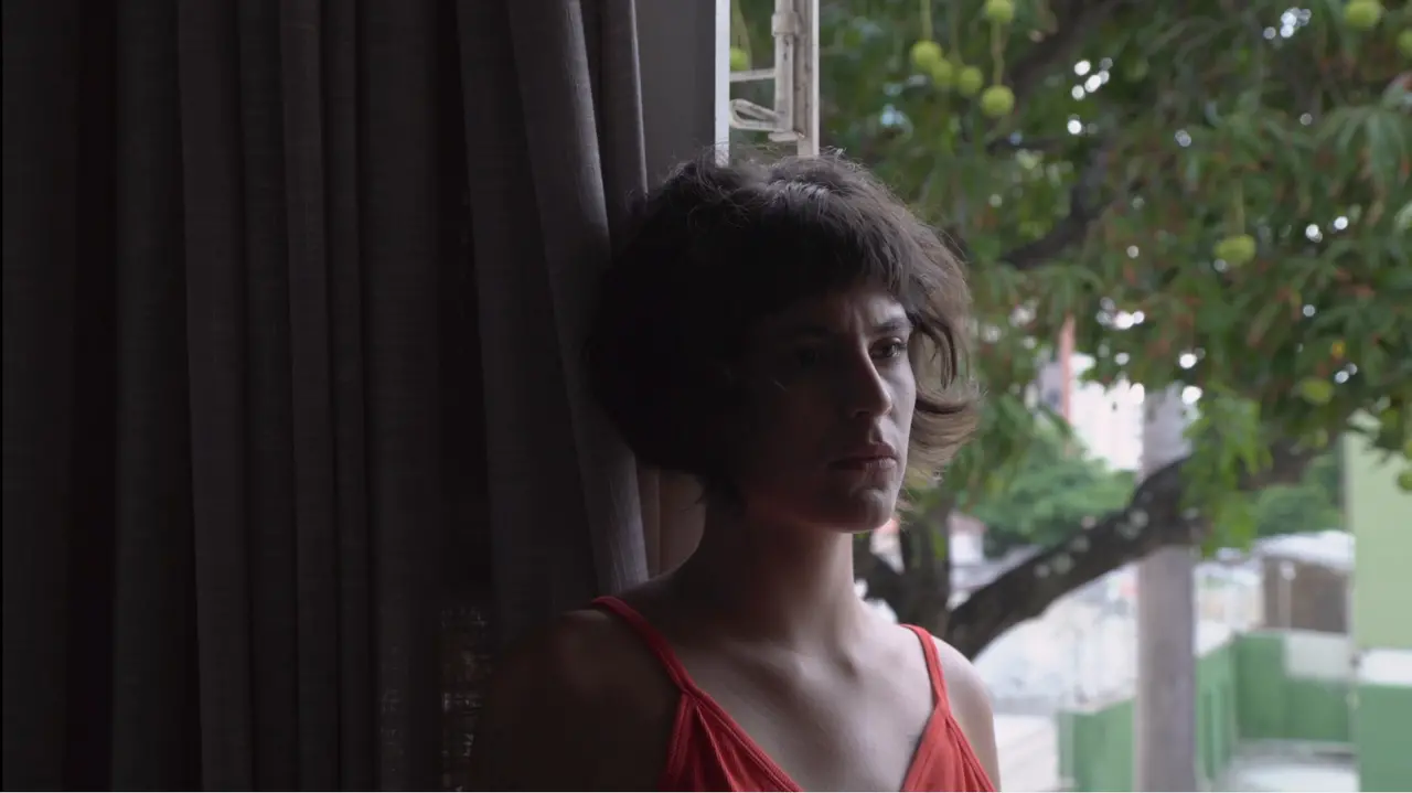 Marina Hilbert dirigiu 'Do lado de dentro' durante projeto do curso de Cinema e Audiovisual da Universidade de Fortaleza (Unifor)