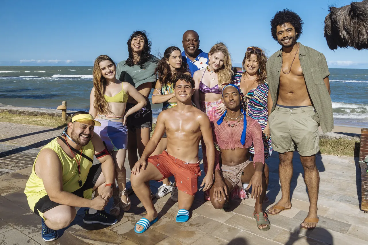 Igor Janssen e parte do elenco do longa 'Missão Porto Seguro', da Amazon Prime Video