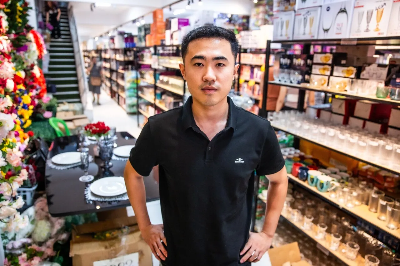 Ce Liang veio ao Brasil acompanhando os pais no empreendedorismo