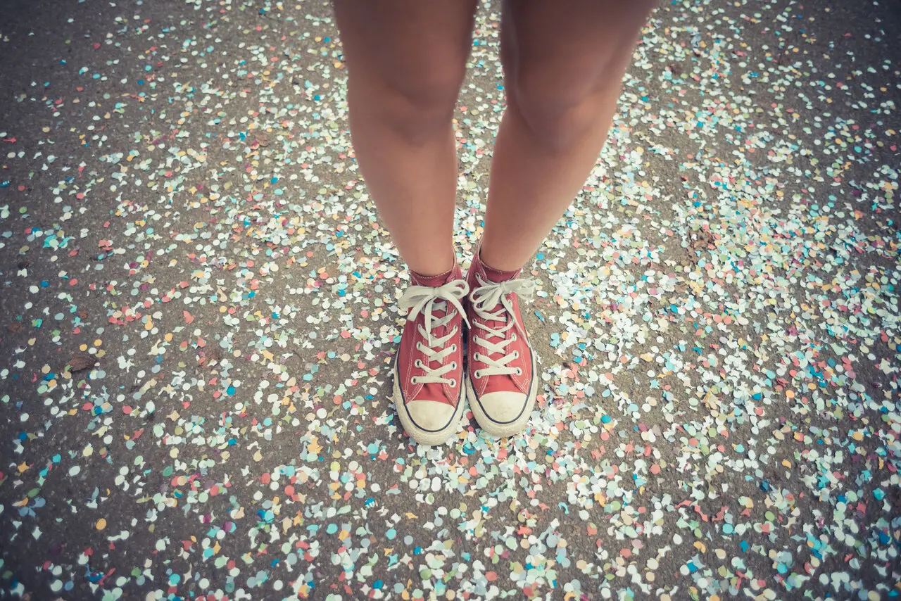 Selecione dois ou três sapatos para ir variando durante os dias de festa e curta o carnaval sem dores desnecessárias