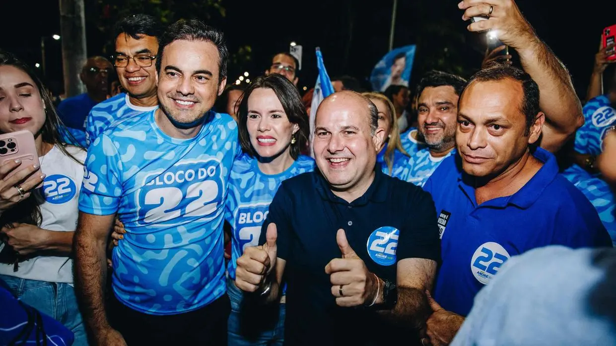 Roberto Cláudio ao lado de Capitão Wagner em ato da campanha de André Fernandes