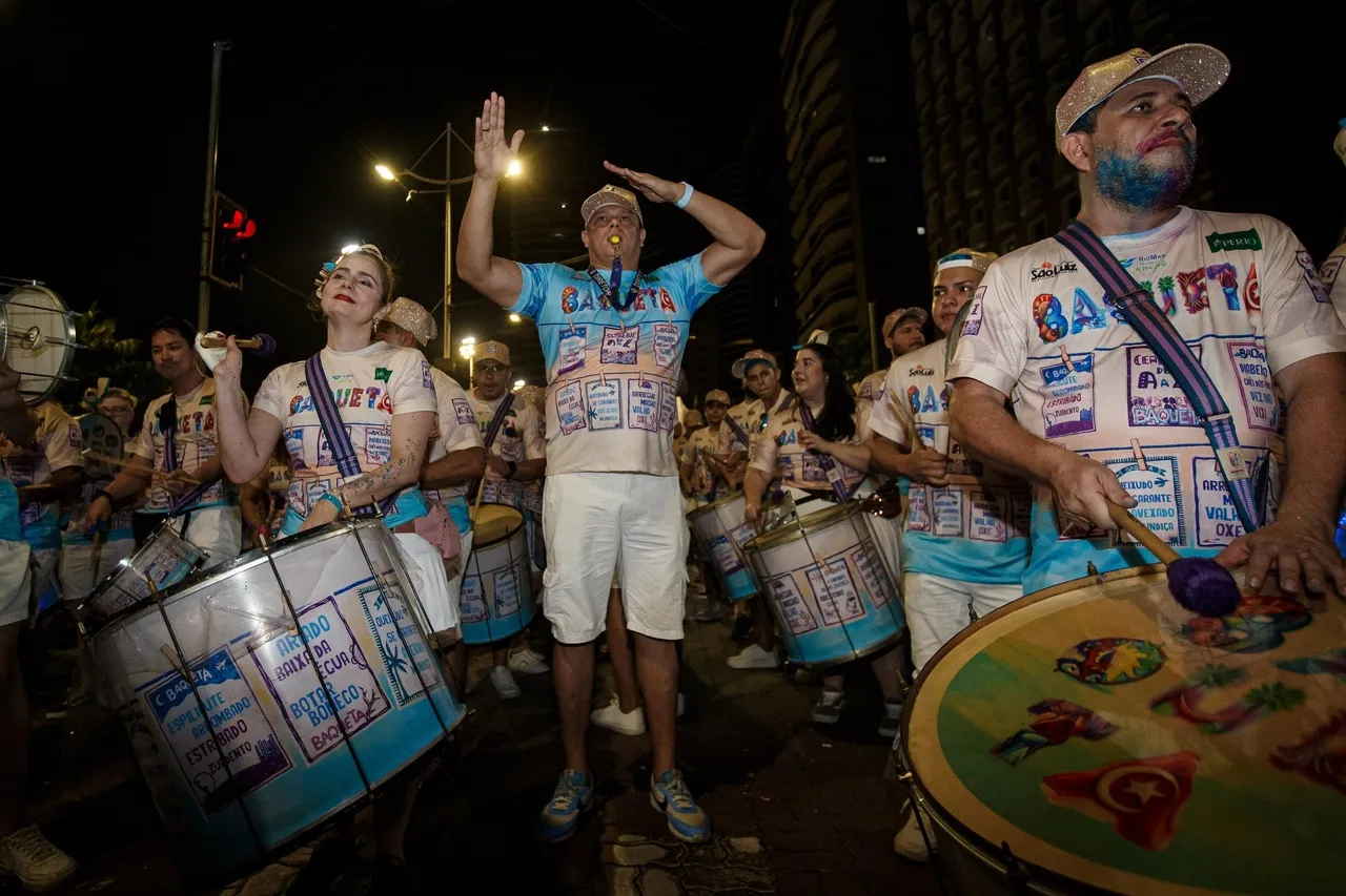 Baqueta Clube de Ritmistas também anima a festa na orla da Capital