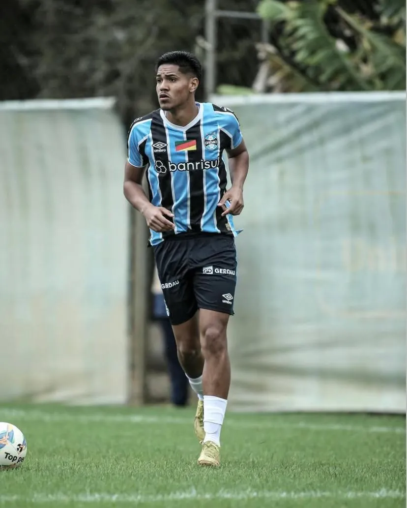 Karele é cearense e retorna ao seu estado natal após longa passagem no Grêmio