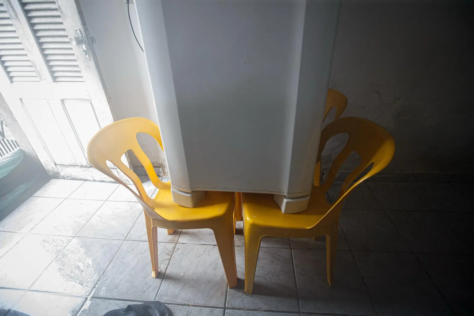 Móvel suspenso para não molhar