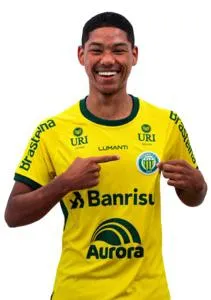 João Vitor já atuou pelo elenco profissional do Ypiranga/RS