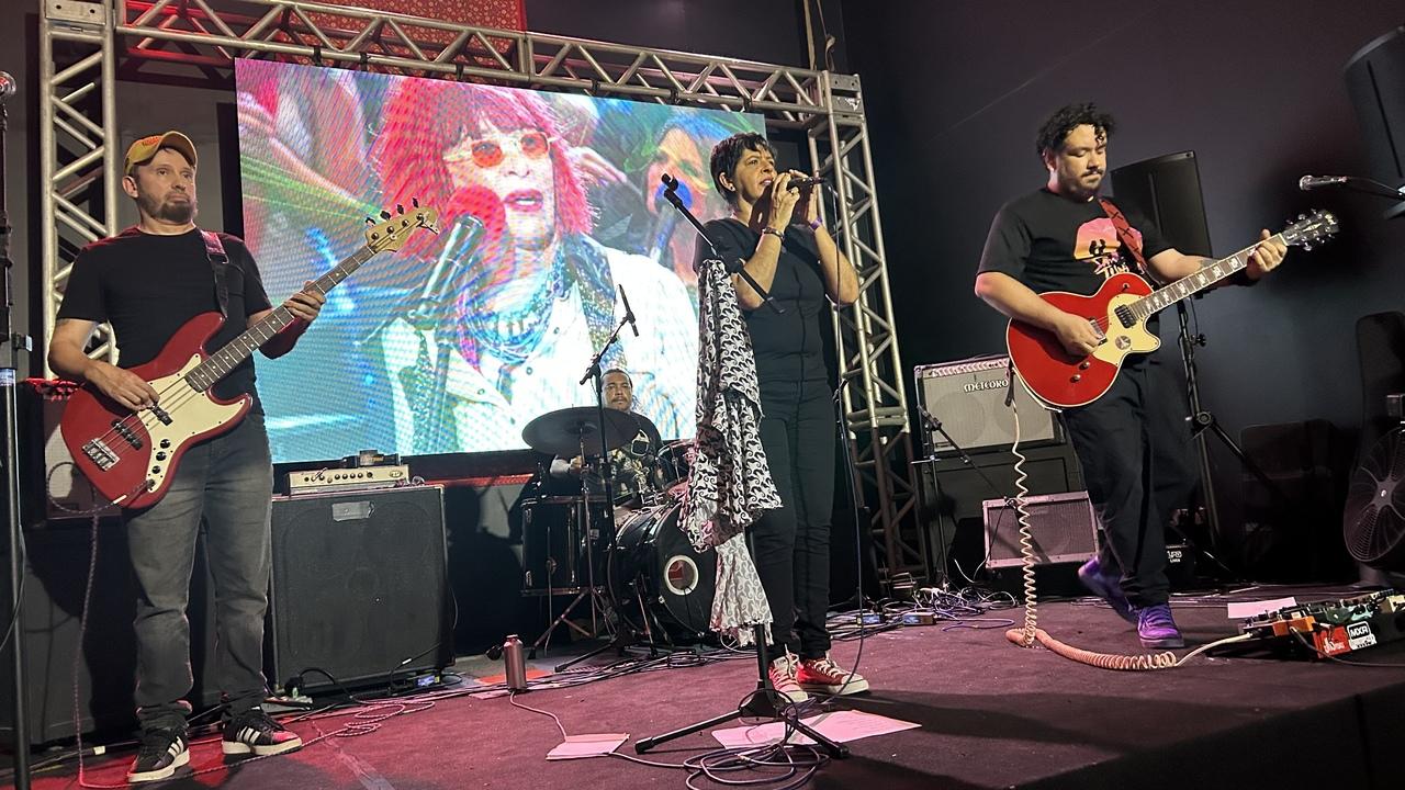 Banda Jardim Suspenso faz tributo a Rita Lee em programação alusiva ao Dia da Mulher