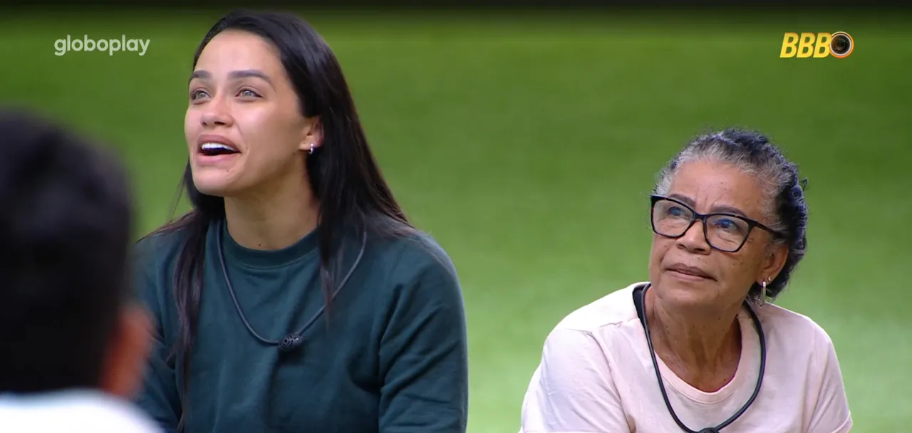 Eva e Vilma se emocionaram com a volta de Renata