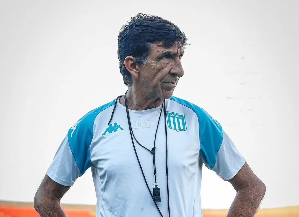 Gustavo Costas em ação pelo Racing-ARG