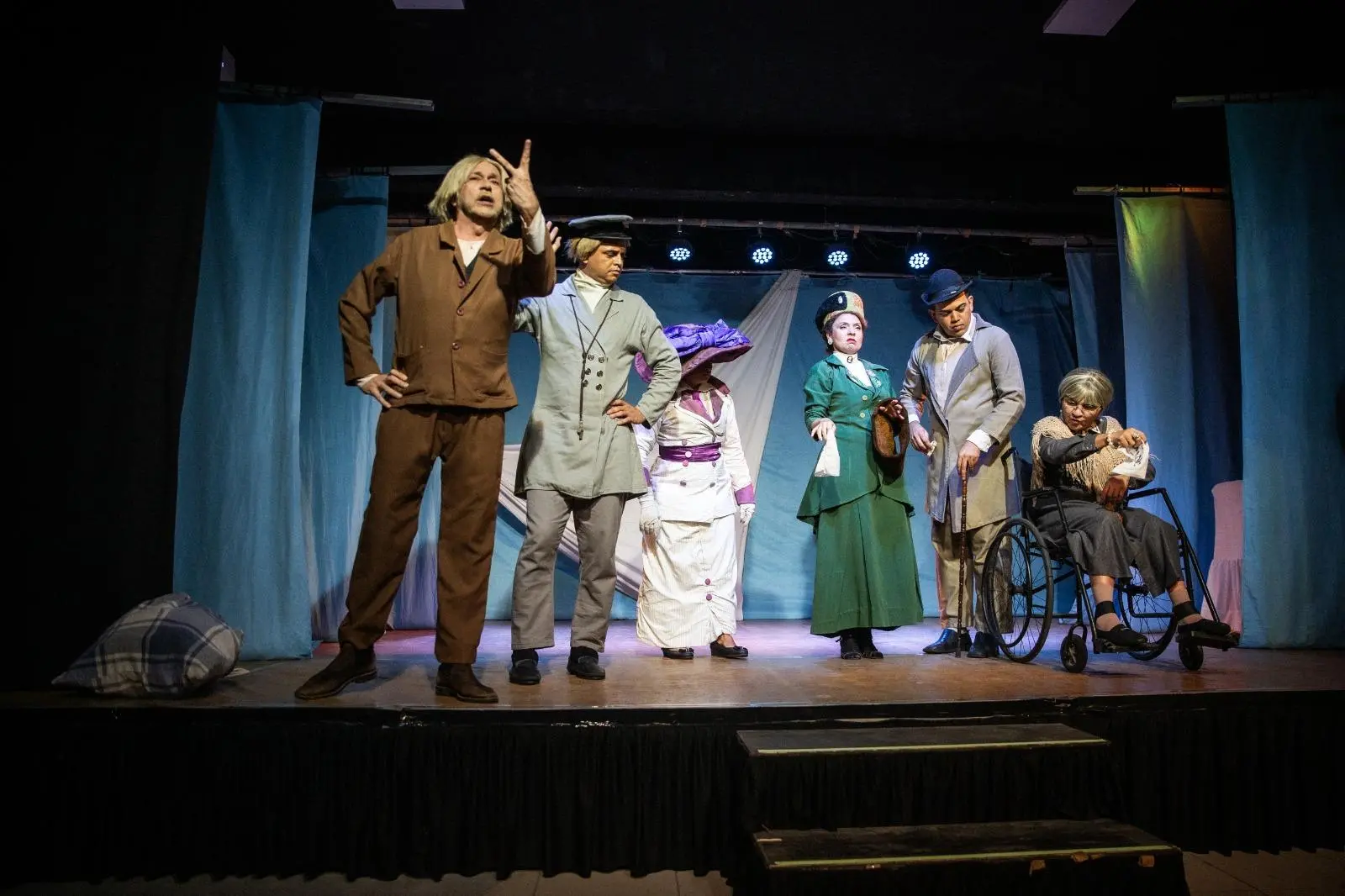 Cia Cearense de Molecagem tem mais de 30 anos de história no teatro do Estado