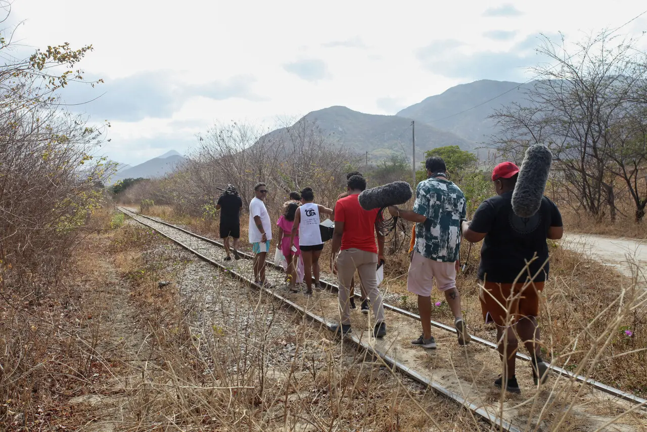 Busca por referências acadêmicas e por detalhes das próprias raízes motivaram o percurso artístico de Kiko Alves