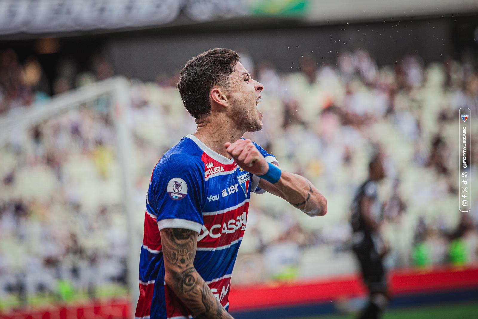 Diogo Barbosa em ação pelo Fortaleza