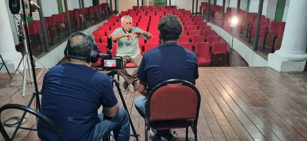 Equipe do documentário com o memorialista e historiador icoense Altino Afonso Medeiros