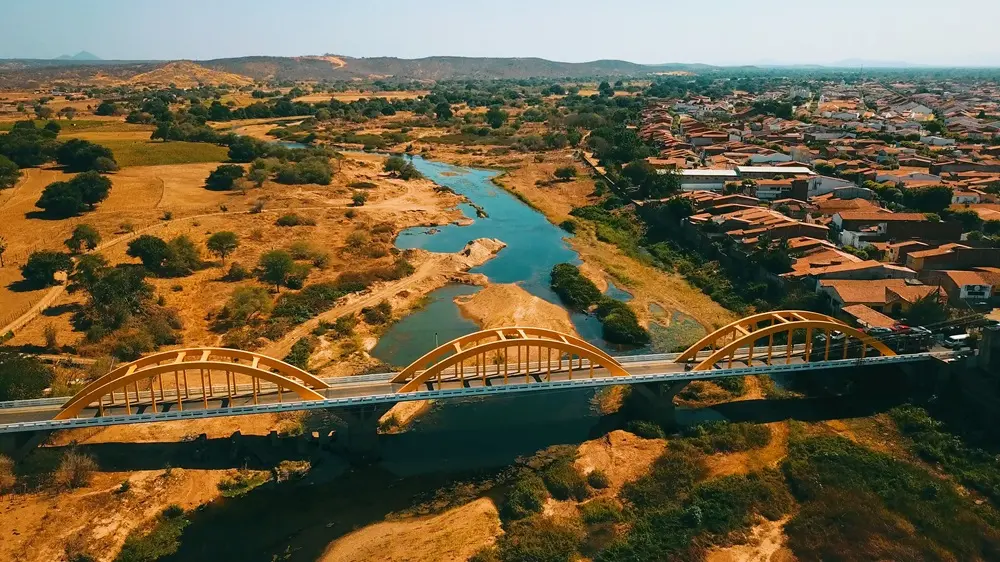 De cidade nascida às margens de um rio ao desenvolvimento por meio de energia solar e eólica, Icó sempre respira novos ares