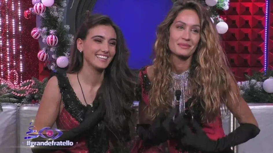 Zeudi de Palma e brasileira Helena Prestes em uma transmissão ao vivo do Big Brother Vip da Itália