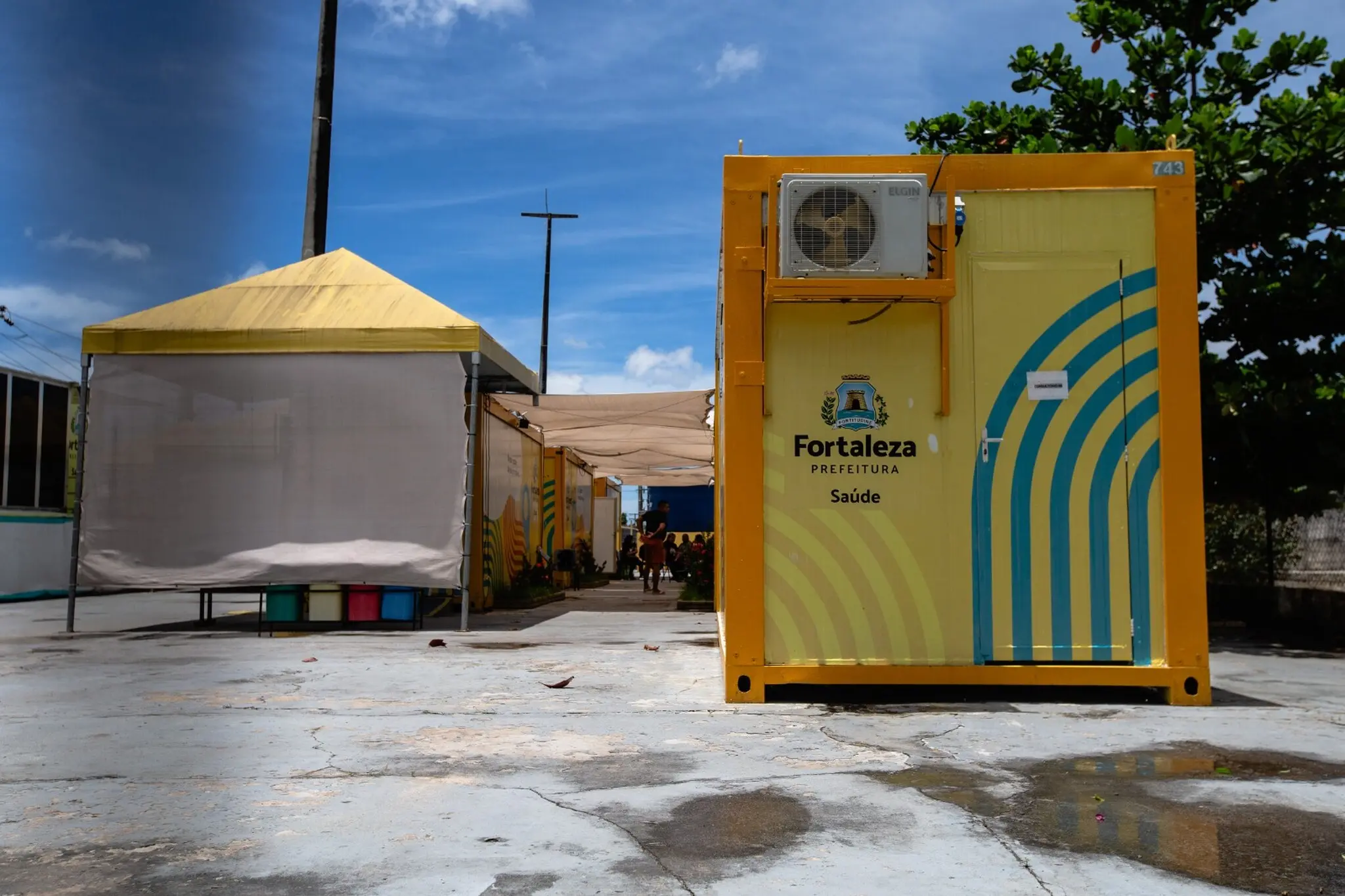 Estrutura de container provisória do Posto de Saúde Floresta