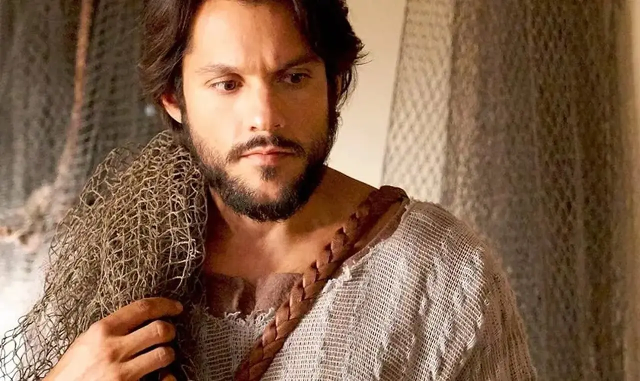 Imagem de Simão Pedro na série The Chosen.