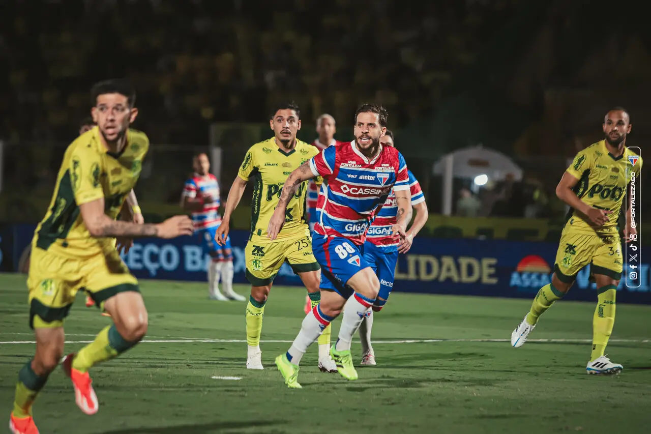 Sasha em ação pelo Fortaleza