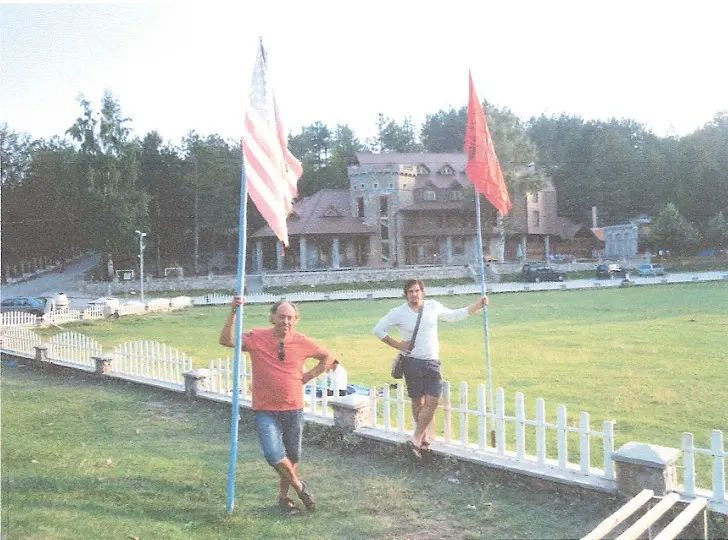 Acusado e vítima tinham uma relação de amizade fora do trabalho: costumavam viajar e estarem em momentos de lazer juntos