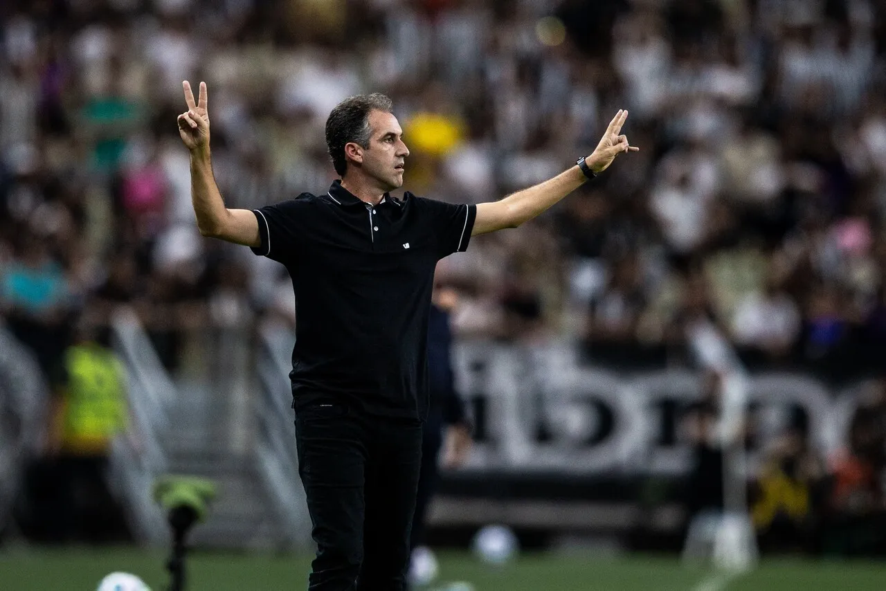 Léo Condé é o técnico do Ceará na Série A de 2025