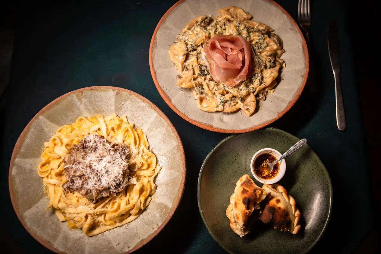 Cinque terre, Ensolarado e empanadas argentinas compõem cardápio do Del Plata