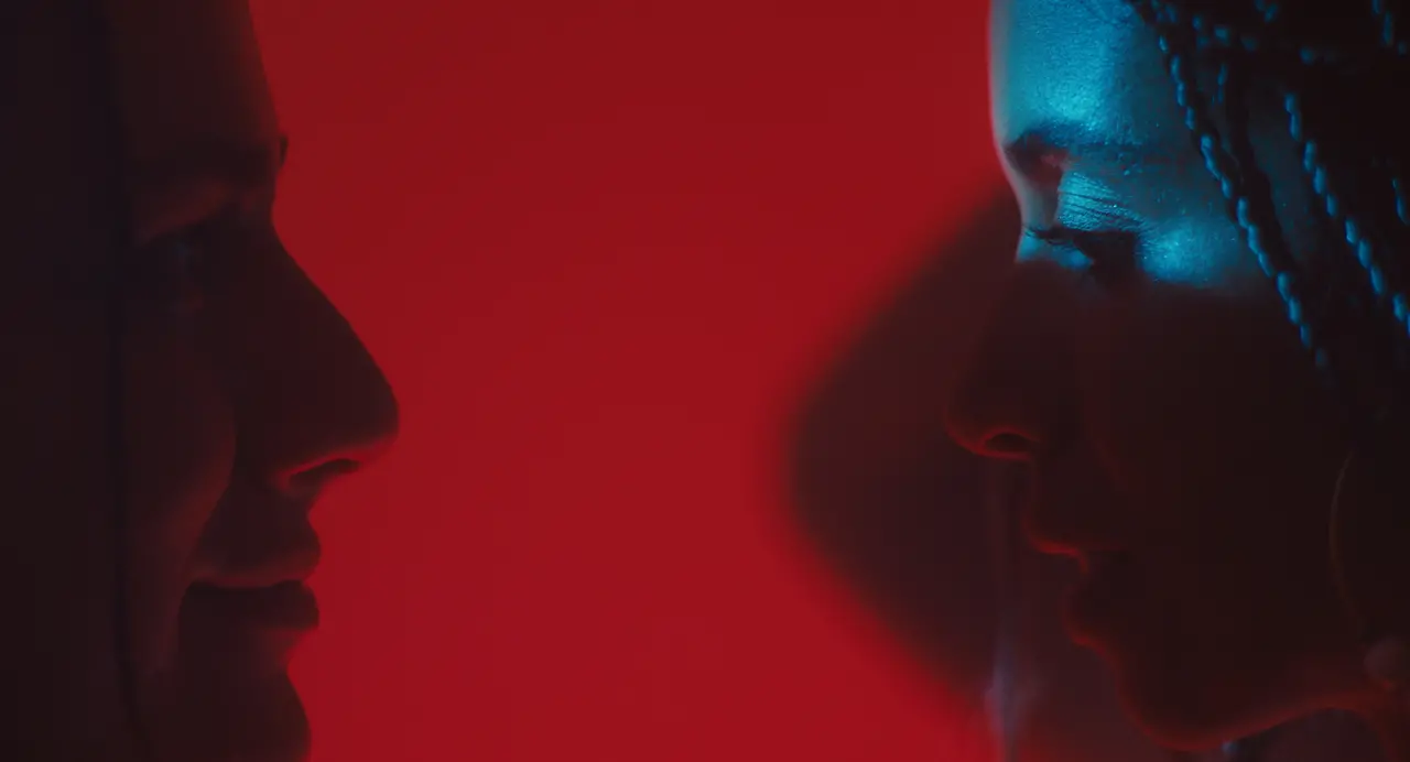 'A Vaqueira, a Dançarina e o Porco' traz referências de faroeste na narrativa