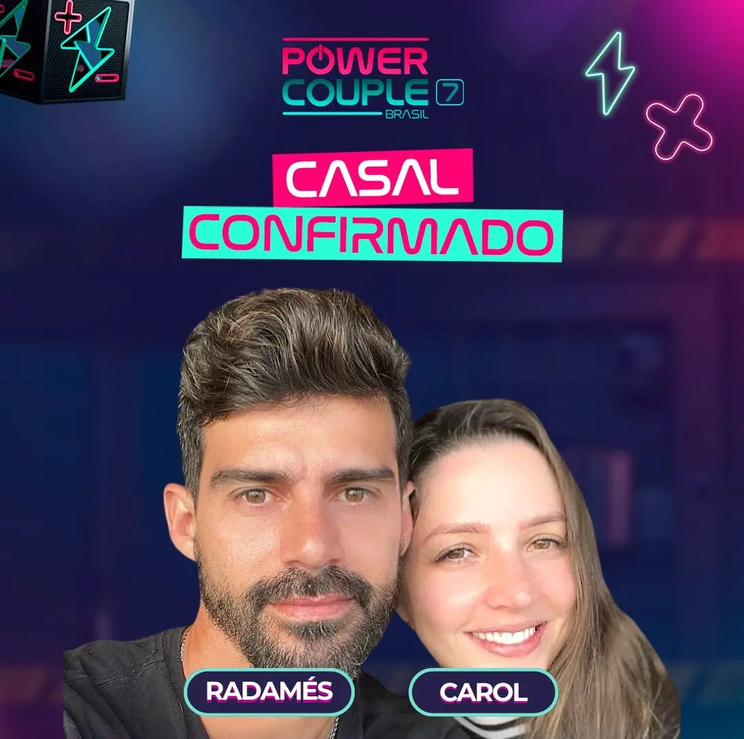 Na imagem vemos o casal Radamés e Carol