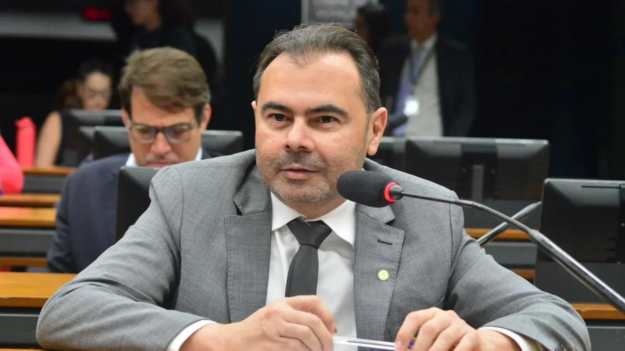 Deputado Idilvan Alencar no plenário da Câmara Federal