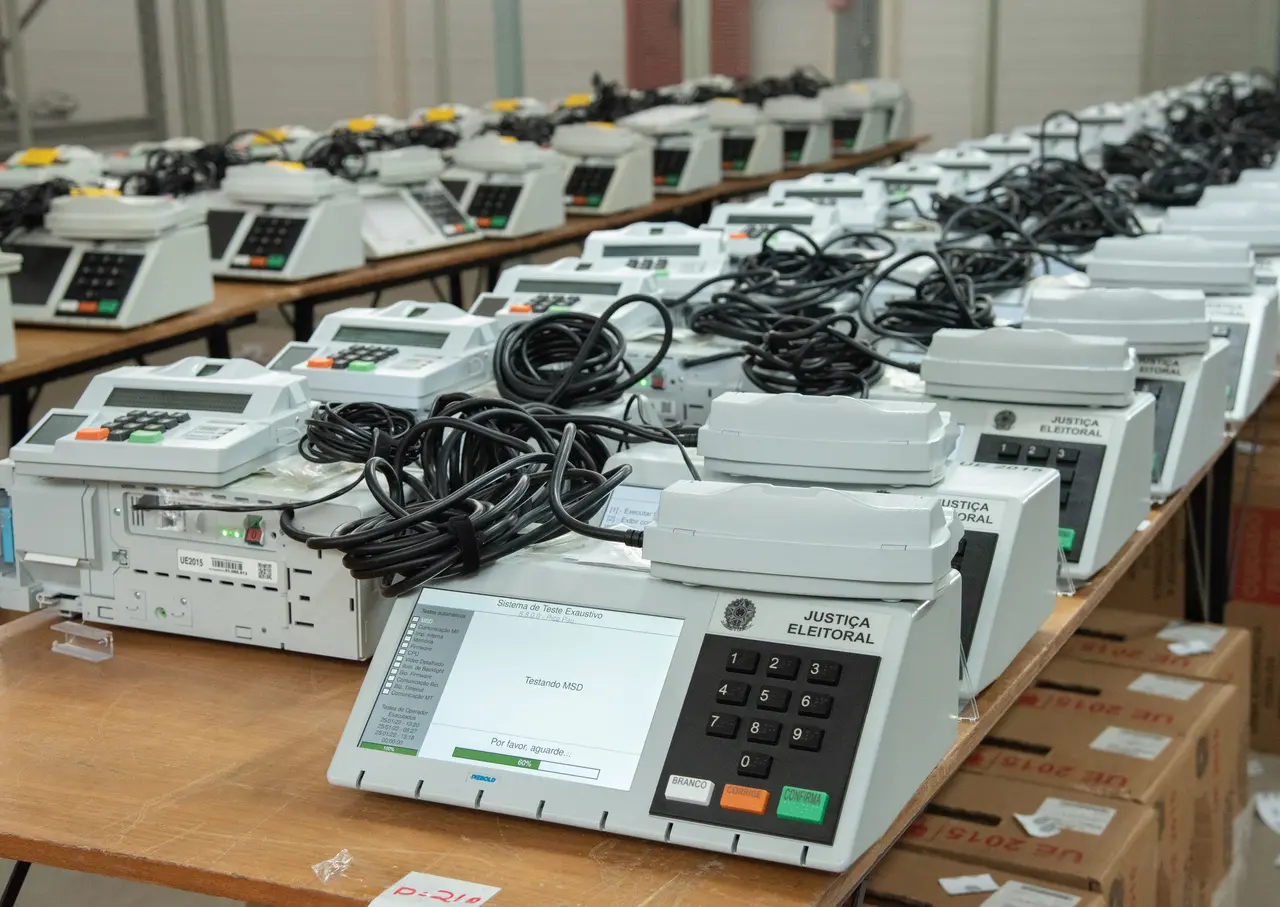 Urnas eletrônicas são personalizadas com os dados apresentados pelas entidades que tiverem o empréstimo aprovado pela Justiça Eleitoral