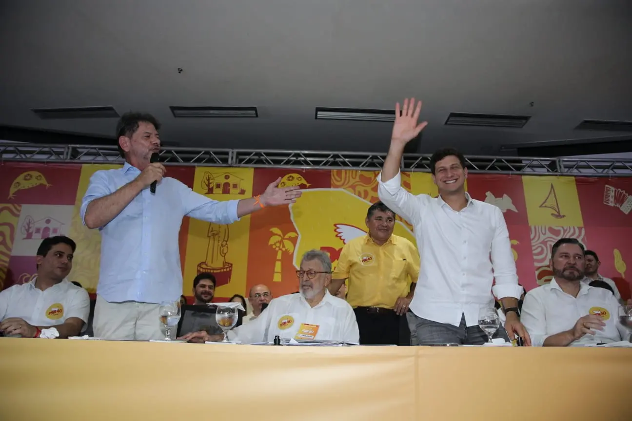 Próximo presidente nacional do PSB, João Campos participou do congresso da sigla no Ceará