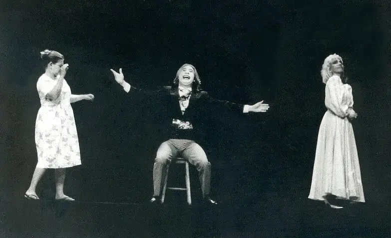 Hiramisa Serra, Arnaldo Matos e Ayla Maria em cena em uma das montagens da Comédia Cearense do texto 'Rosa do Lagamar', de Eduardo Campos, apresentada pela primeira vez em 1964