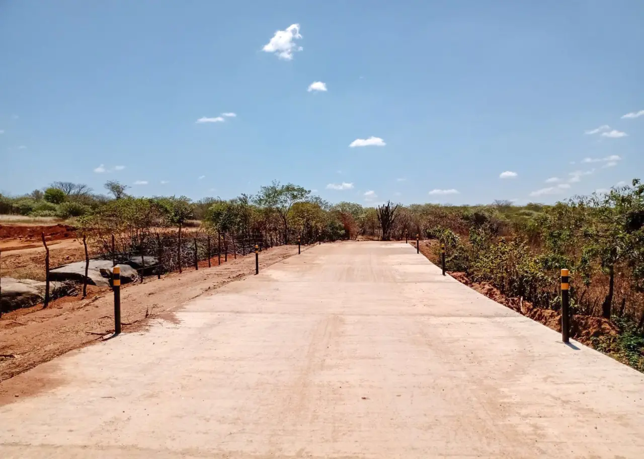 Exemplo de passagem molhada construída pelo Dnocs na comunidade de Timbaúba, em Rafael Godeiro-RN