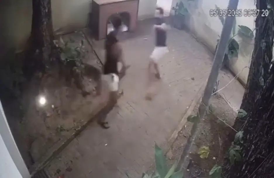 Imagens das câmeras de segurança mostam jovem baleado na perna em Fernando de Noronha