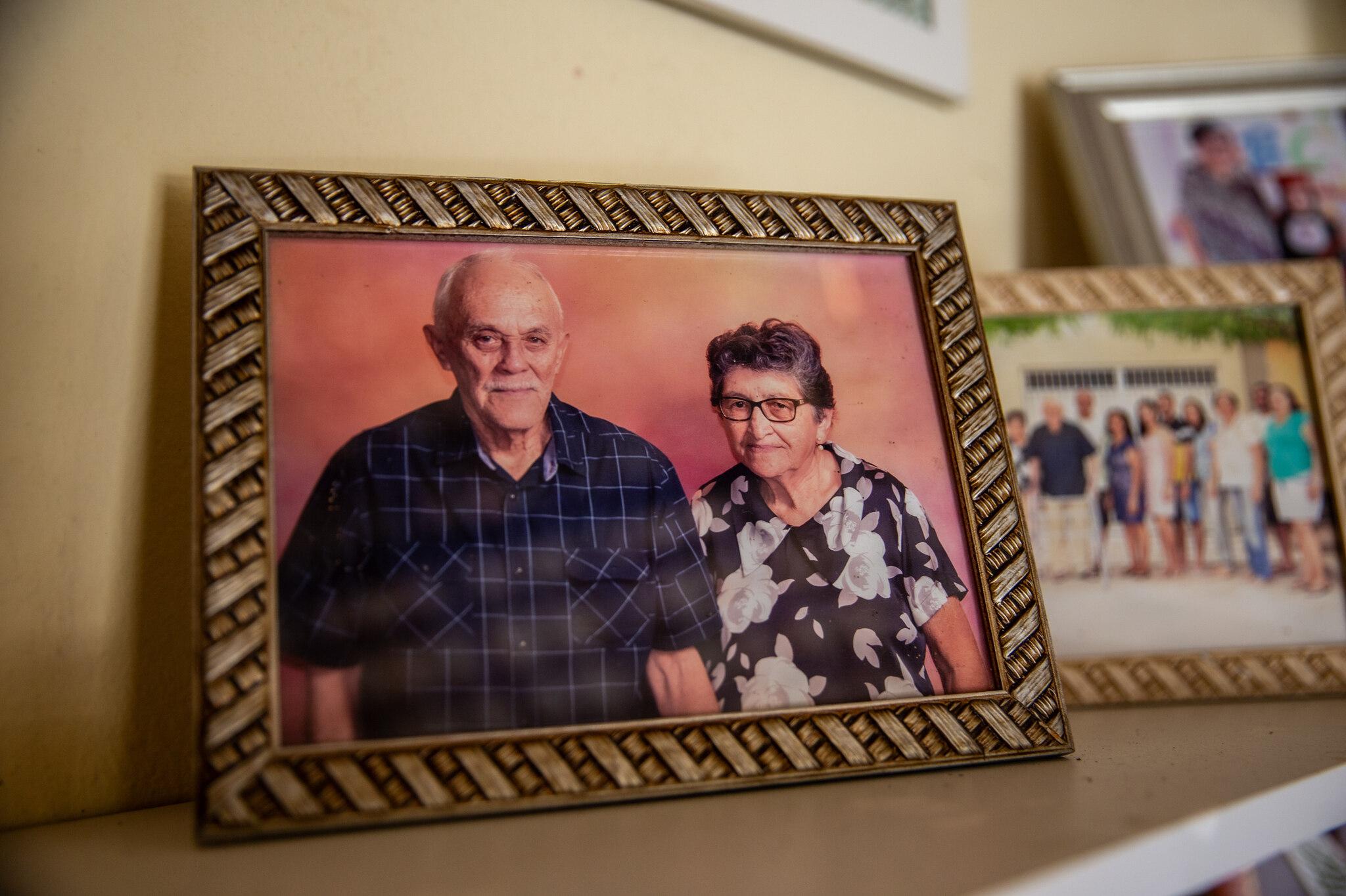 Porta retrato com foto de José Pereira Filho e Joana Soares Pereira